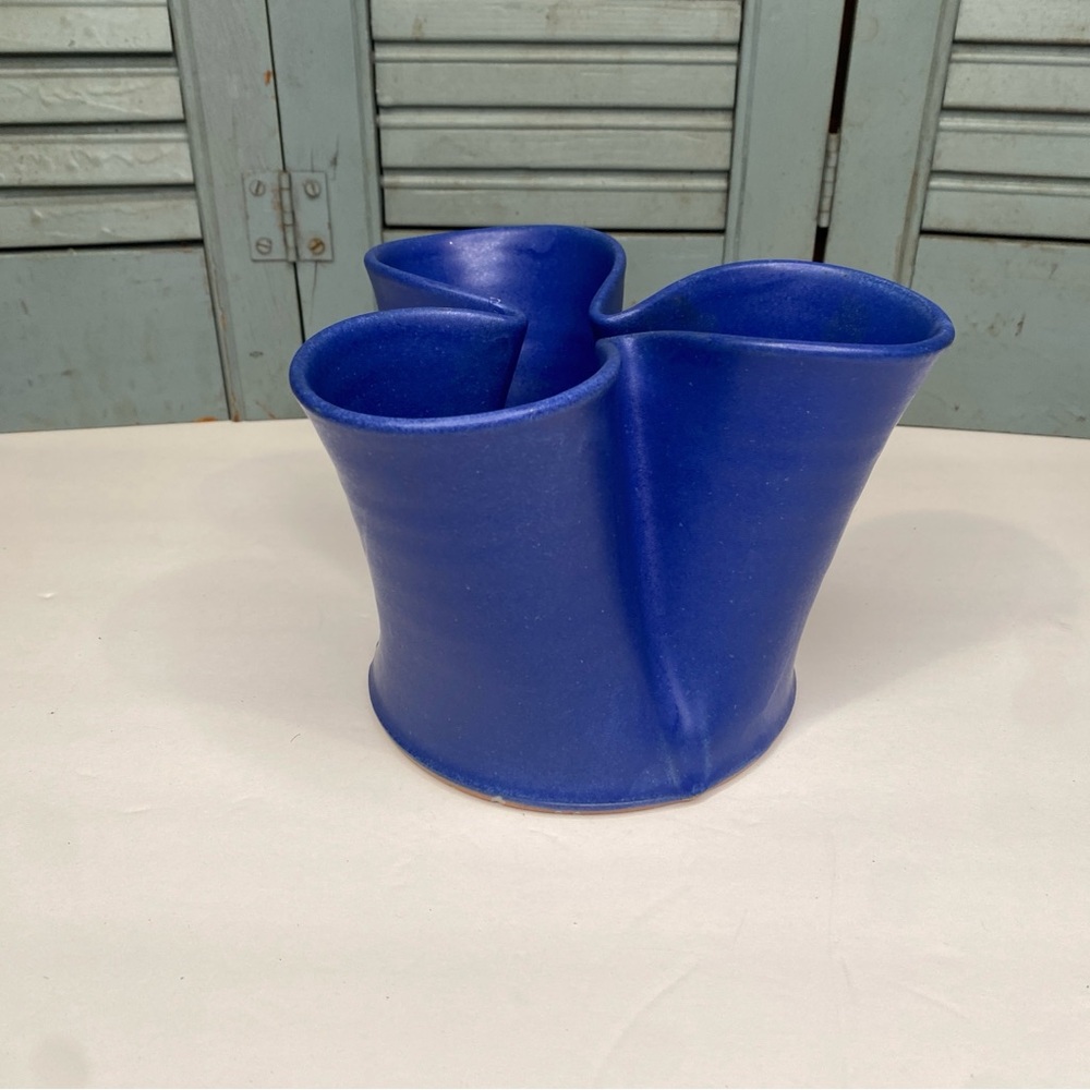 Vintage WURTZ Denmark Handmade Cobalt Blue Pottery Triple Vase Form - Picture 3 of 8